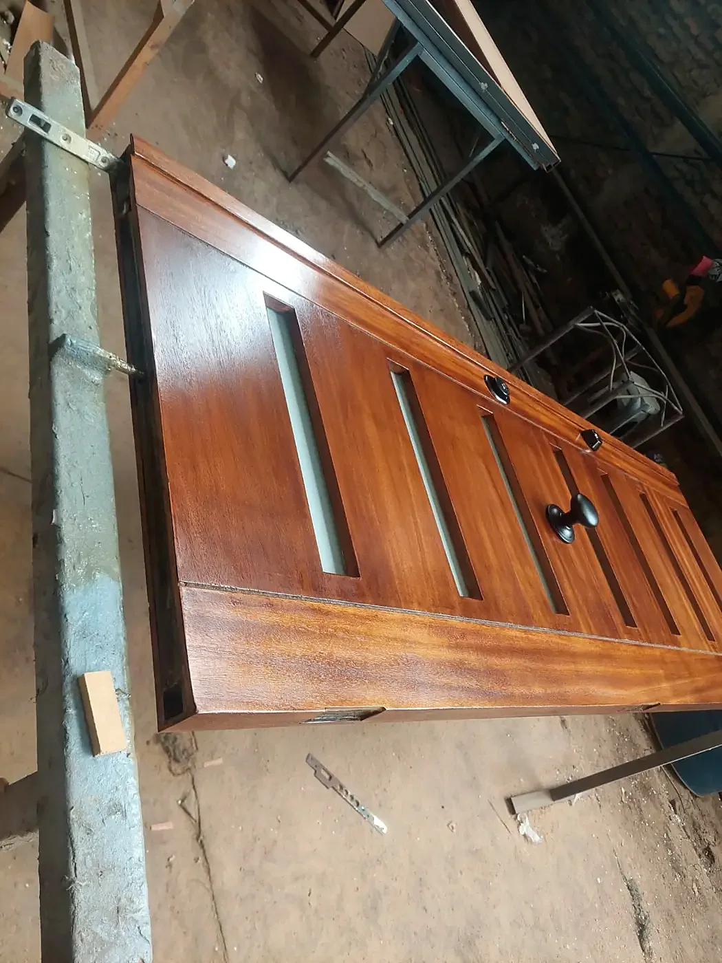 Hoja de puerta blindada terminada, lista para instalar