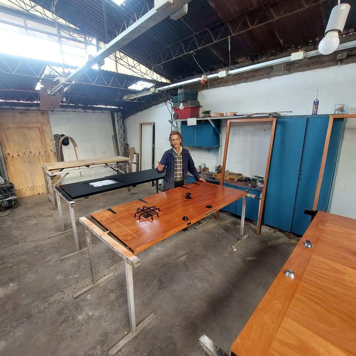 Taller de America Project en Recoleta con puertas blindadas en fabricación