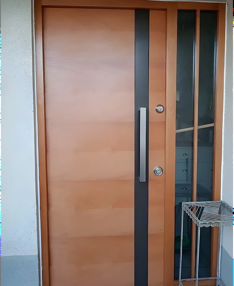 Puerta blindada modelo Ámsterdam, moderna con insertos verticales