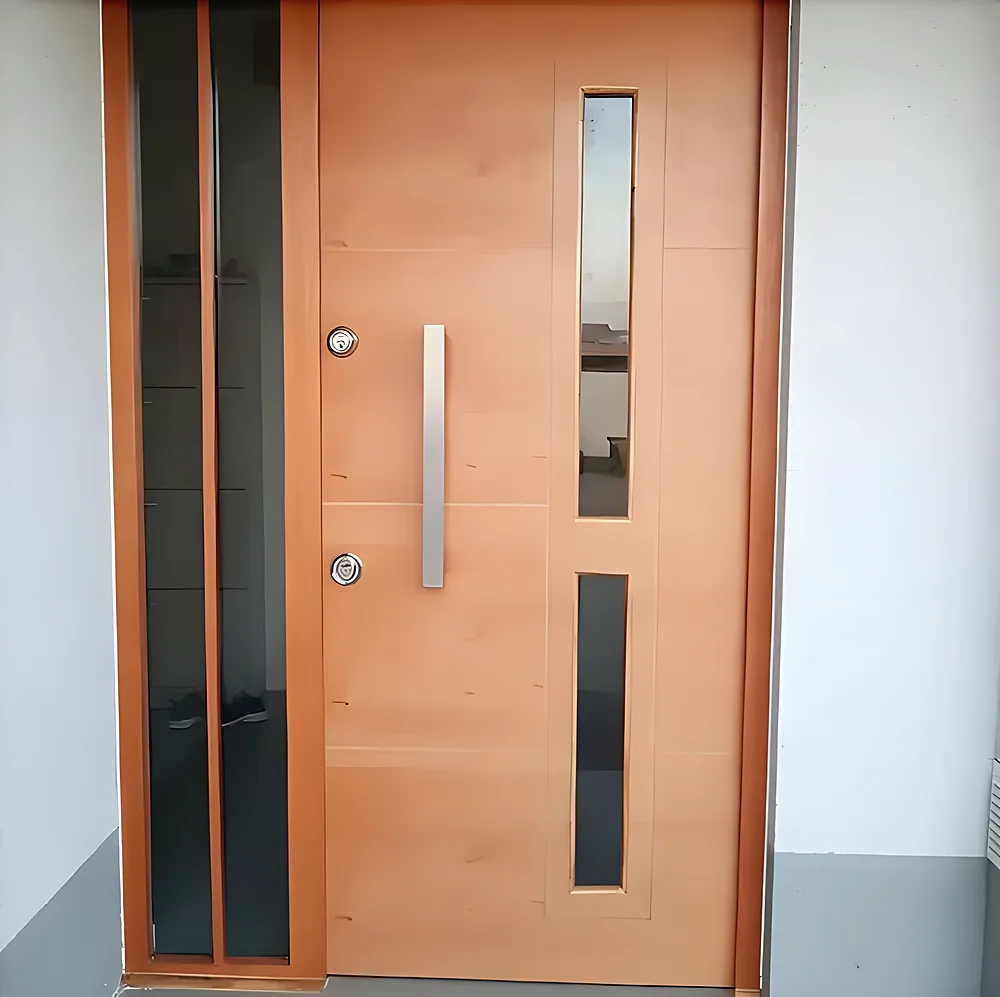 Puerta blindada modelo Moscú, moderna con ventanillas verticales y paño lateral